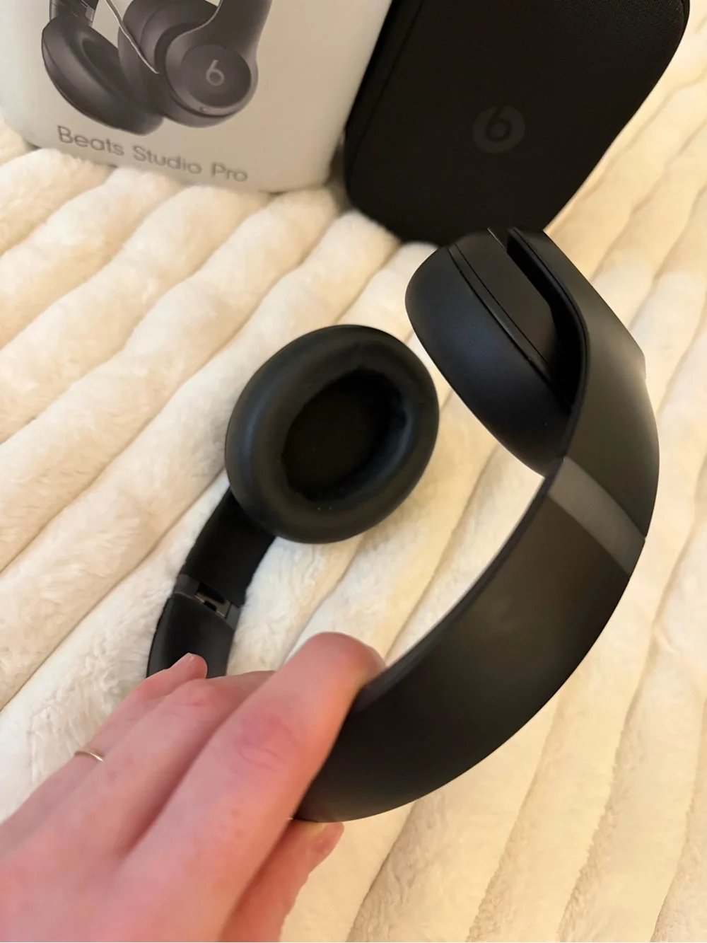 Beats Studio Pro Wireless Headphones - Black